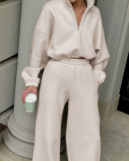 Gemütliches beiges Damen-Set aus Sweatshirt und weiten Hosen – lässige Herbst-/Winter-Strickware aus Polyester mit elastischem Bund und Bündchen, perfekt für lässige Kleidung, gemütliche Kleidung | Hose mit lockerer Passform | Strickware aus Polyester