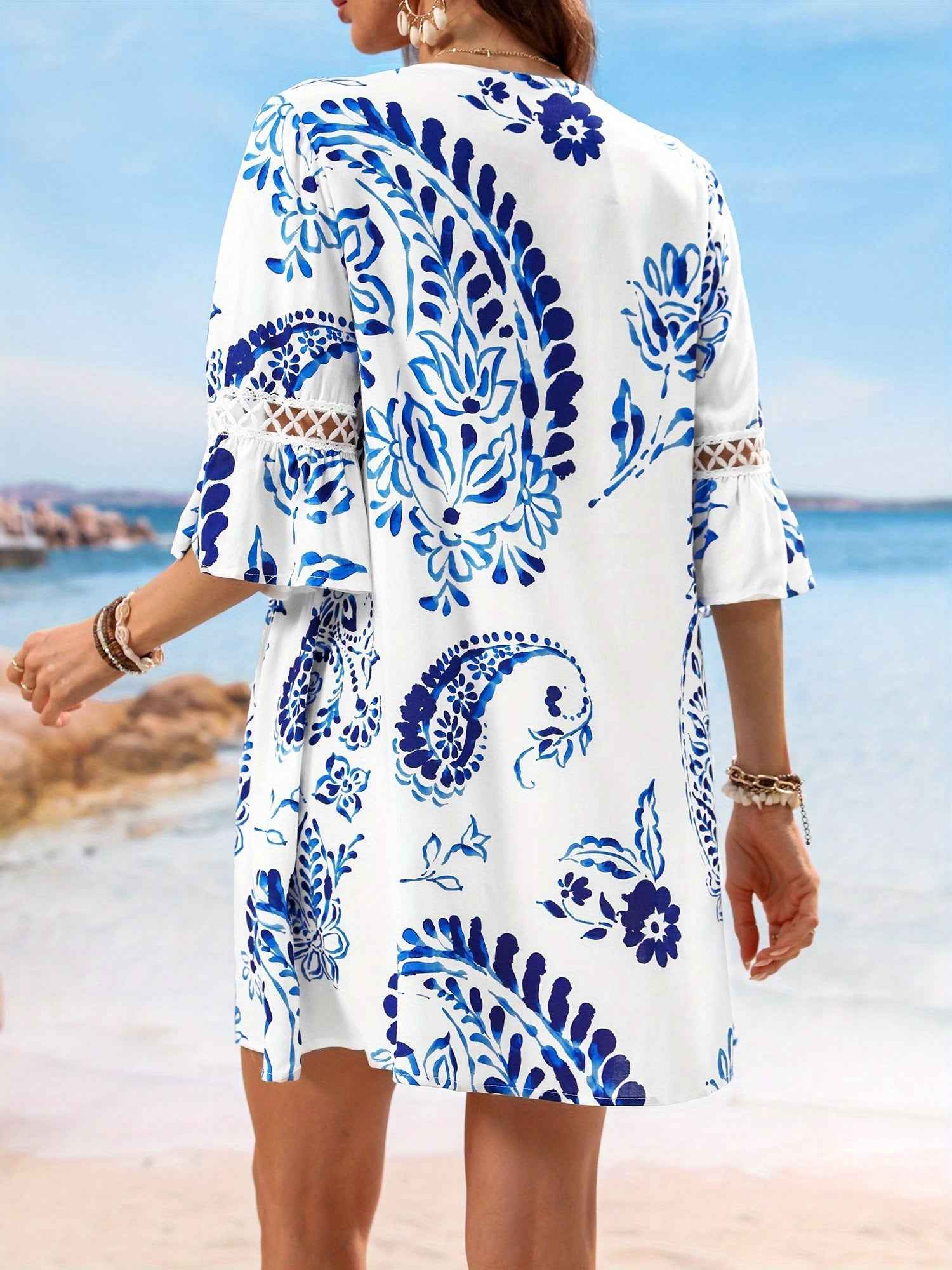 Women'S V-Neck Floral Print Dress with Lace Trim - Short Sleeve, Peplum Hem, Blue & White Design, Perfect for Beach Vacations, Beach Dresses