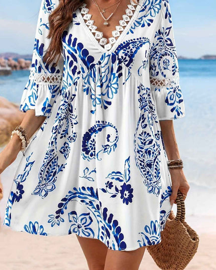 Women'S V-Neck Floral Print Dress with Lace Trim - Short Sleeve, Peplum Hem, Blue & White Design, Perfect for Beach Vacations, Beach Dresses